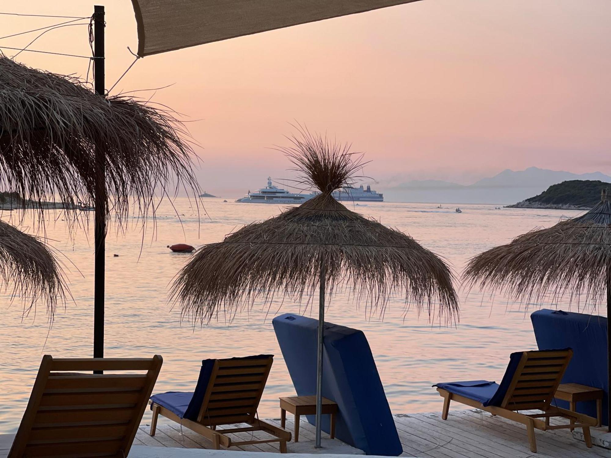 Manta Hotel Ксамил Экстерьер фото