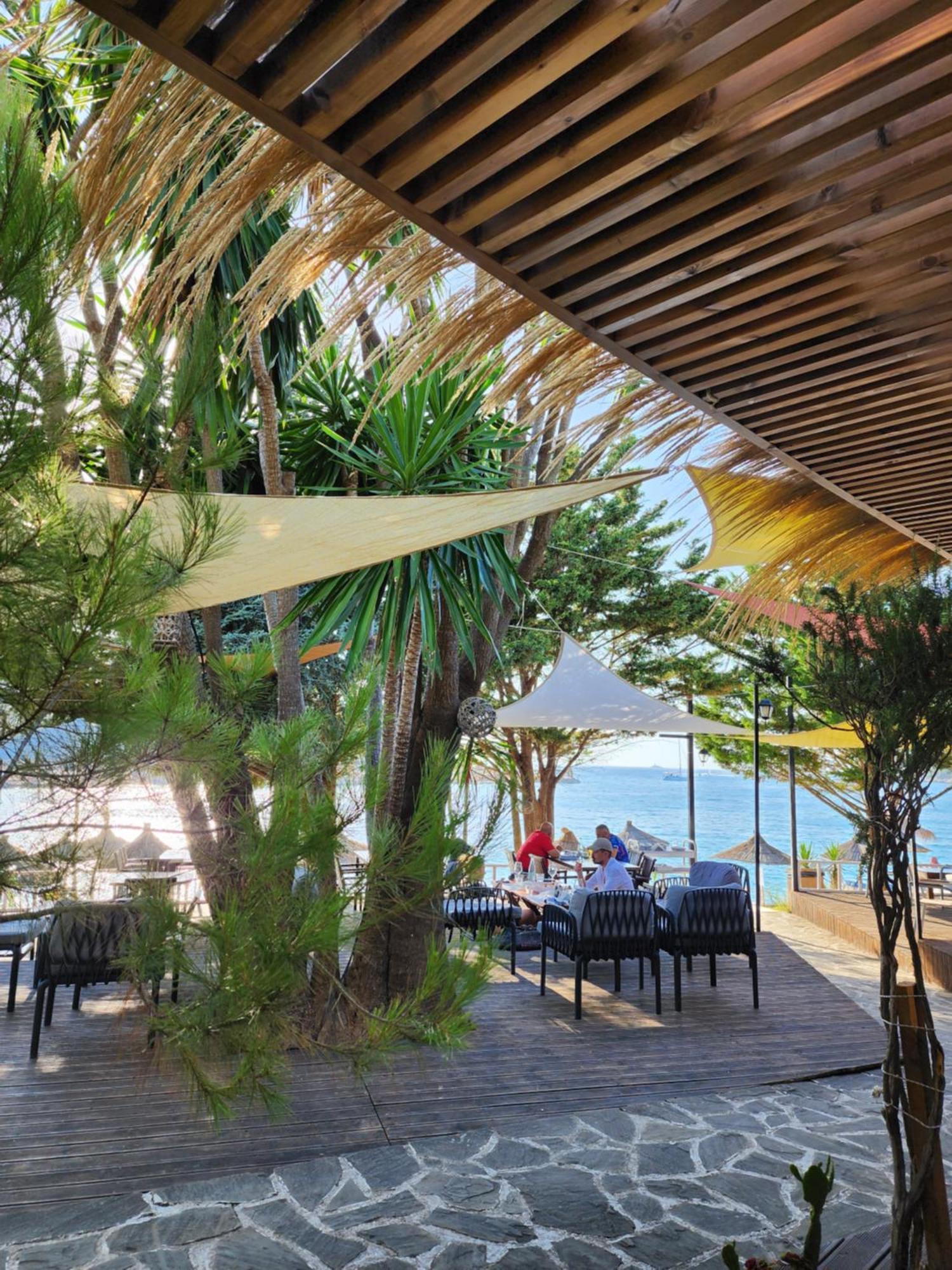Manta Hotel Ксамил Экстерьер фото
